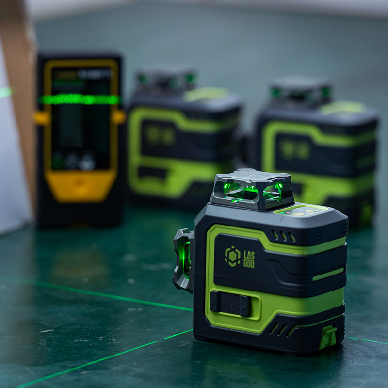 Nivel laser orizontal și vertical verde